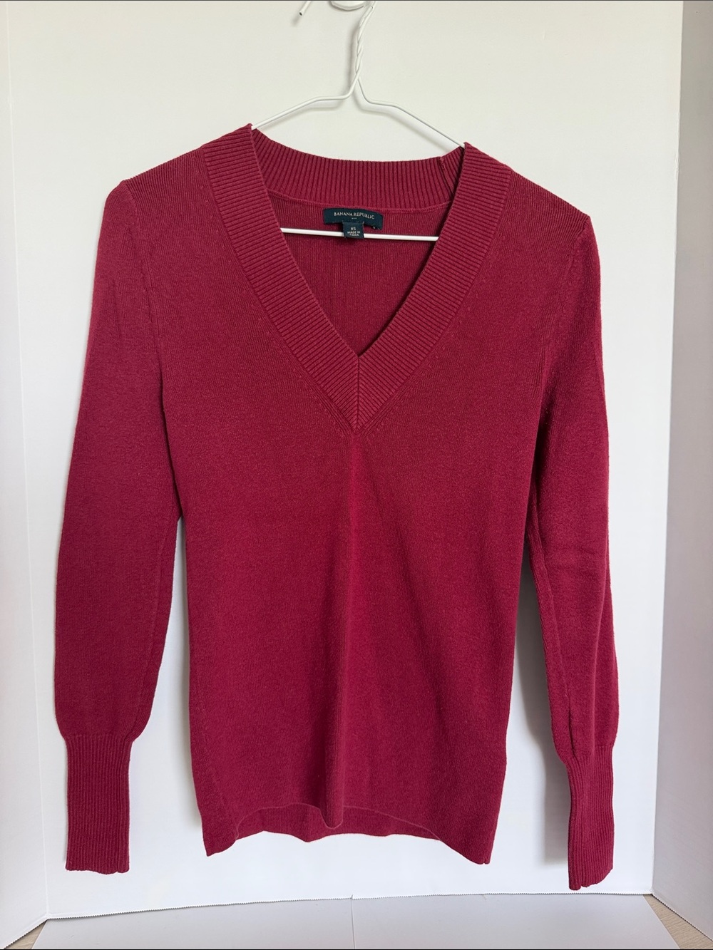 Banana Republic Women's Deep Red V-Neck Sweater size XS